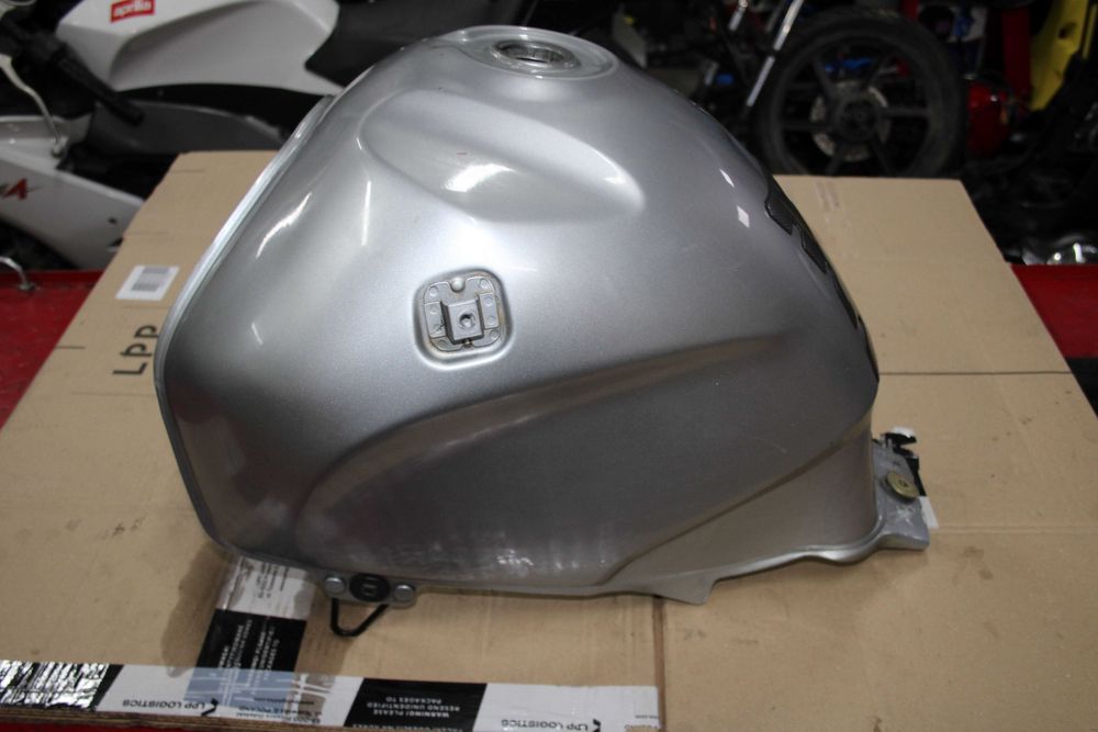 Zbiornik Bak Paliwa Honda Varadero 125 JC32 JC49 01-06