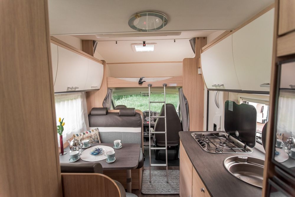 Wynajem Kampera Alkowa Sunlight A70 6-osobowy