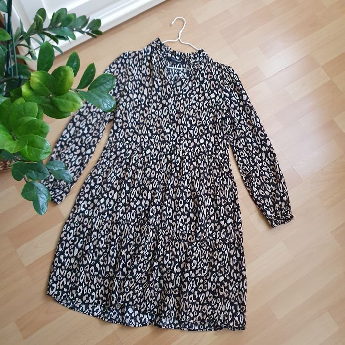 Сукня нова,  гарний принт р.46