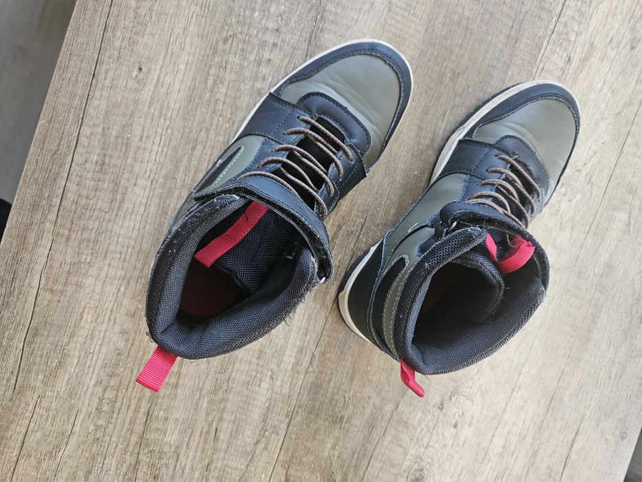 Sneakersy z rzepami r. 37