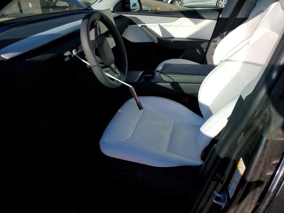 2026 Tesla Model Y Juniper