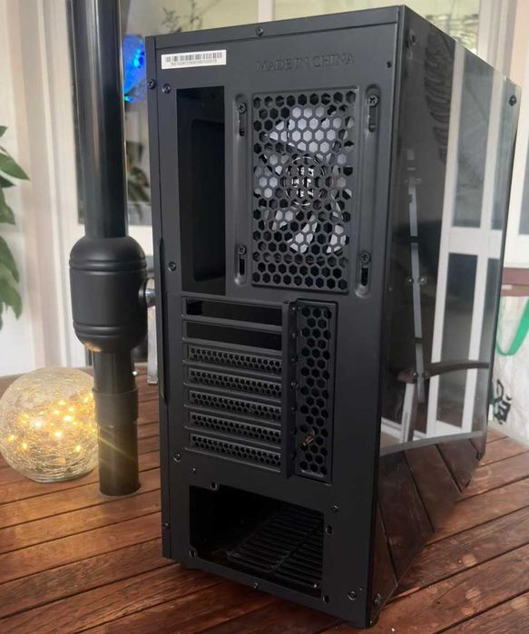 Caixa MSI Vampiric 010 RGB