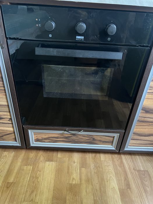 Духова шафа Zanussi.