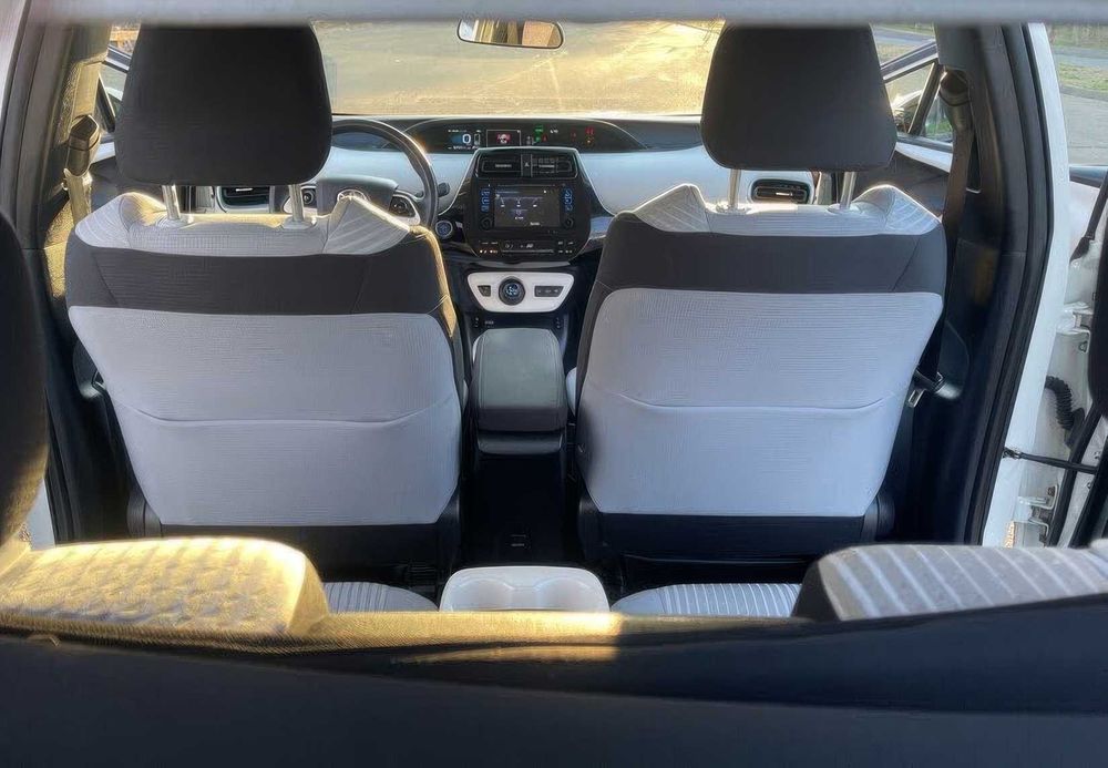 Toyota Prius Prime      2019