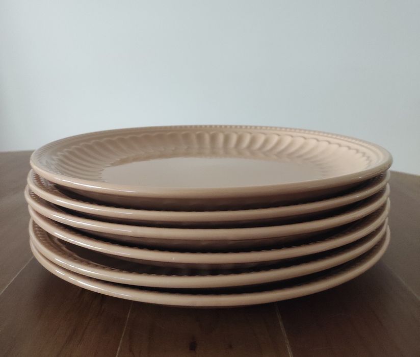 Conjunto de pratos rasos