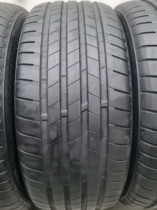 235/45R18 Bridgestone Turanza T005.
