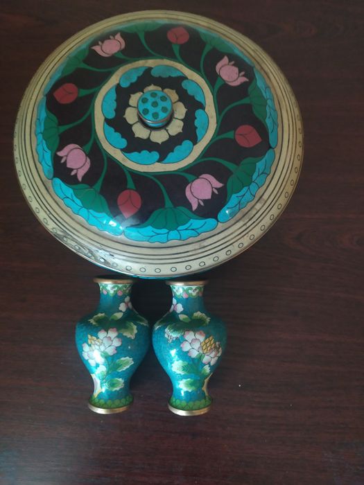 Набір у техніці клозоне (cloisonné): чаша з кришкою + 2 вазочки