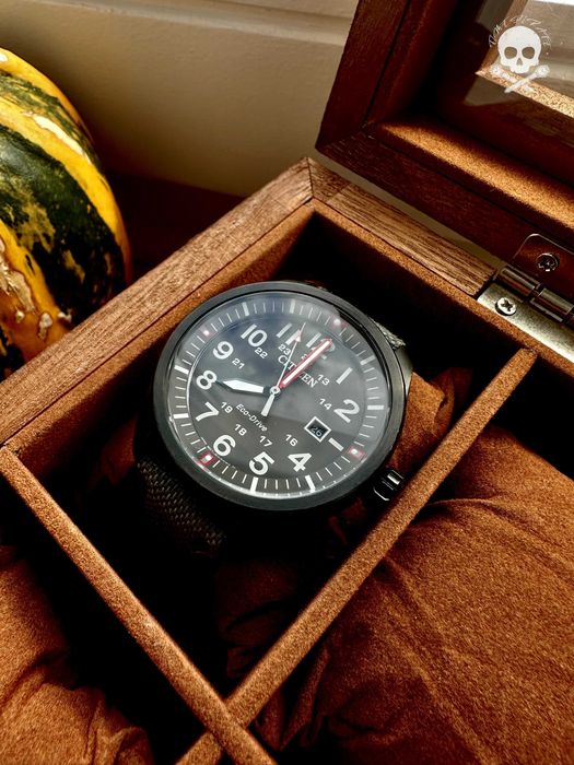 Citizen Eco-Drive Sports AW5005-39H | czarny, czerwone akcenty, stan bardzo dobry, pudełko Citizen