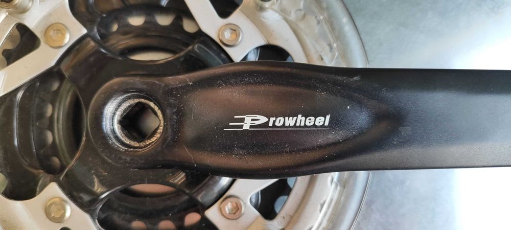 Велосипедні шатуни алюміній Prowheel , зірочки 24,34,42. БУ