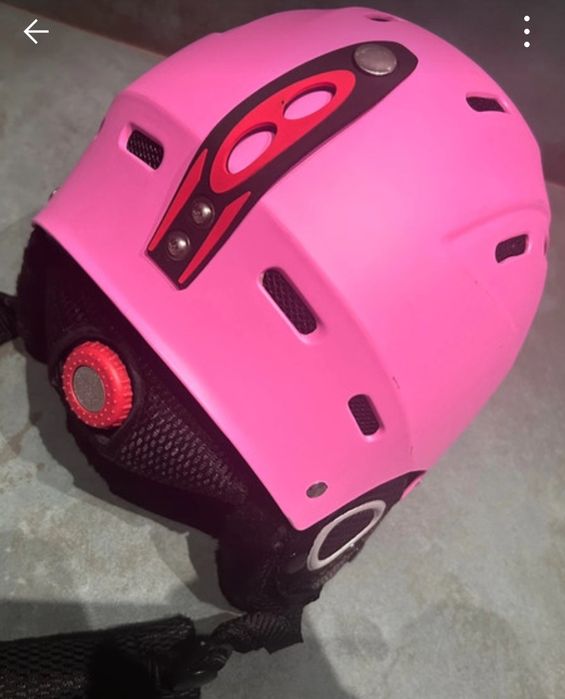 Nowy kask narciarski snowboardowy