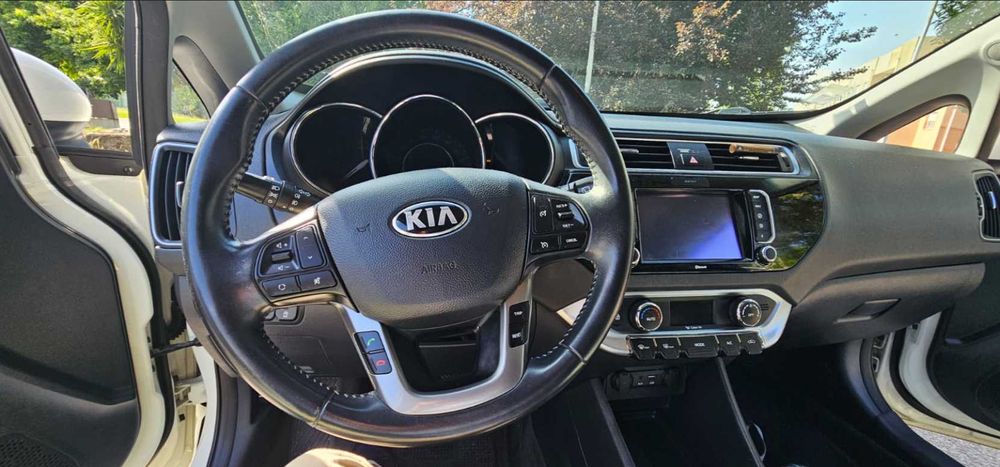 Kia Rio 1.1 CRDi 2016 - Muito Bem Equipado - 108.000 km