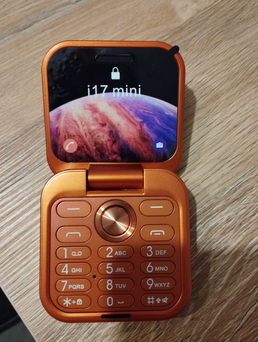Mini telefon i17