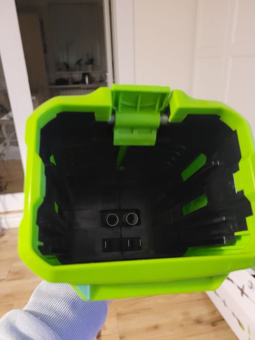 Nożyce do żywopłotu greenworks Pro