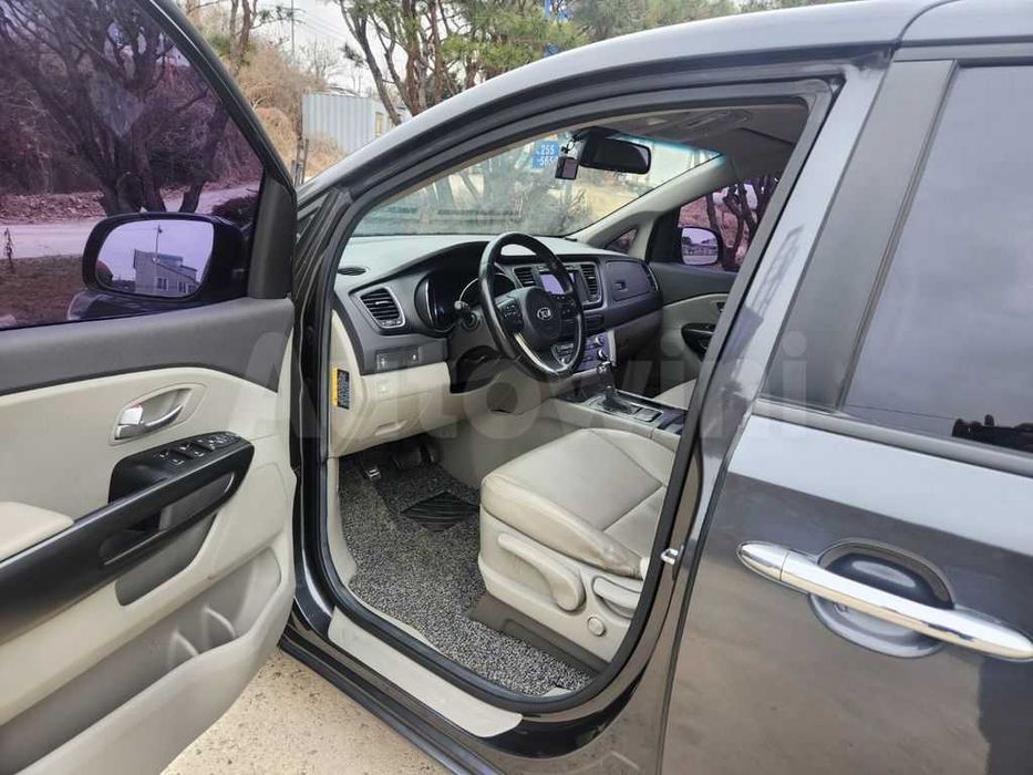KIA CARNIVAL 9 місць / З пдв