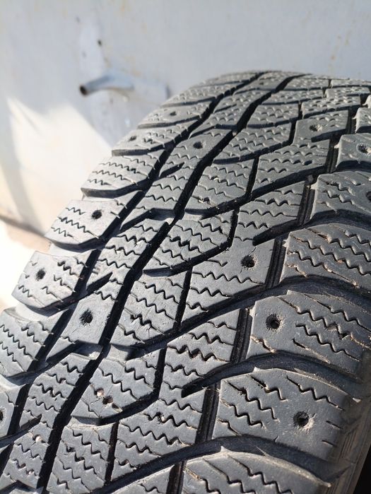 Шини Зима 215/60 R 17