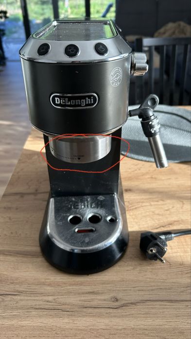 Ekspres do kawy DELONGHI Dedica Style