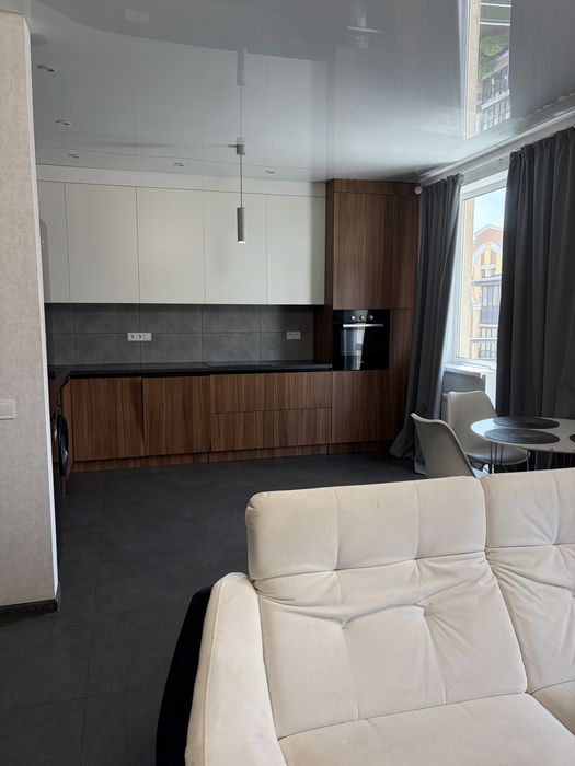 Продаж 3к , 2-х рівневої квартири в жк Кришталеві джерела.