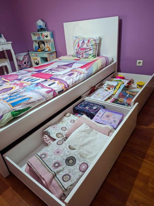Cama de solteiro com estrado e colchão