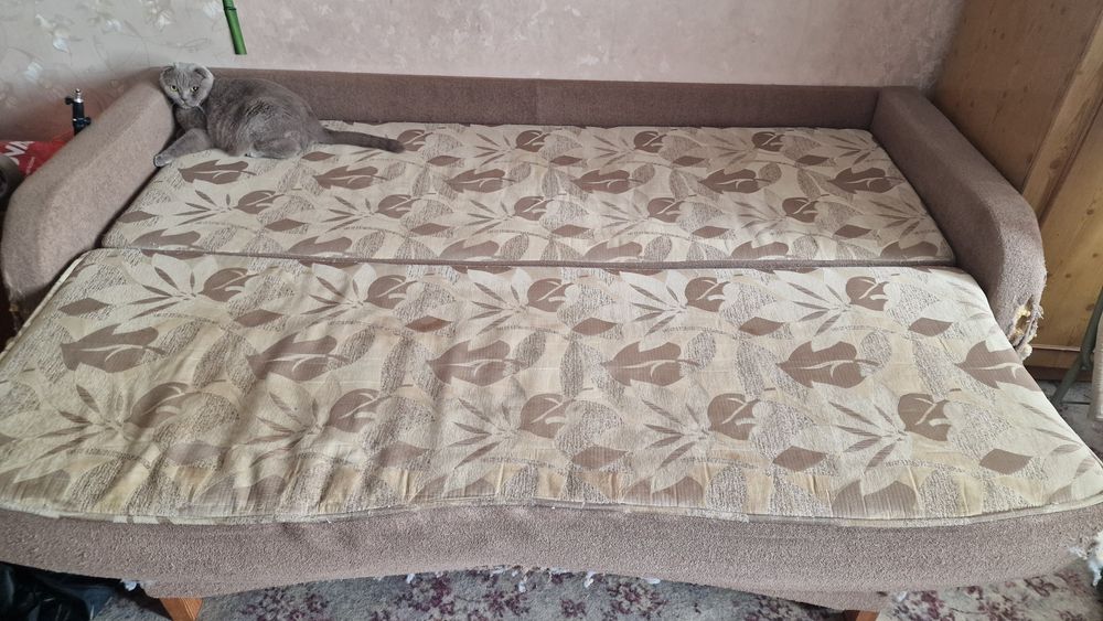 Продам диван б/у 4000грн торг
