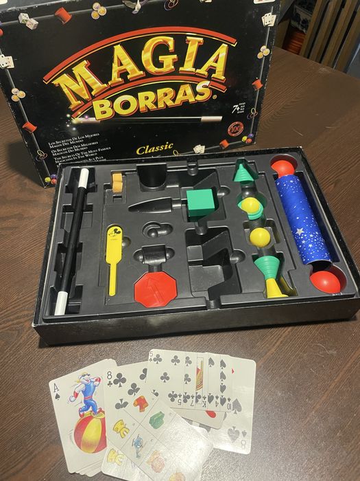 Conjunto 2 jogos de tabuleiro + 1 caixa de magia