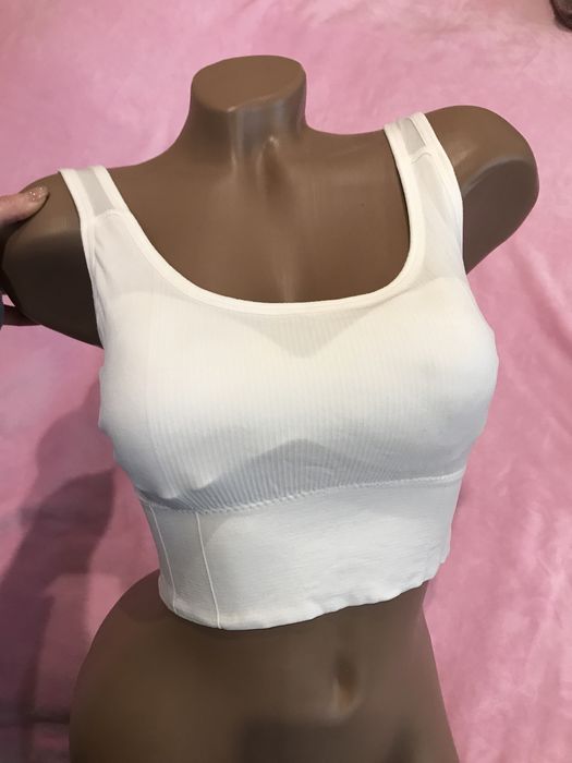 Білий топ з чашечками | Для спорту, дому, щоденного носіння