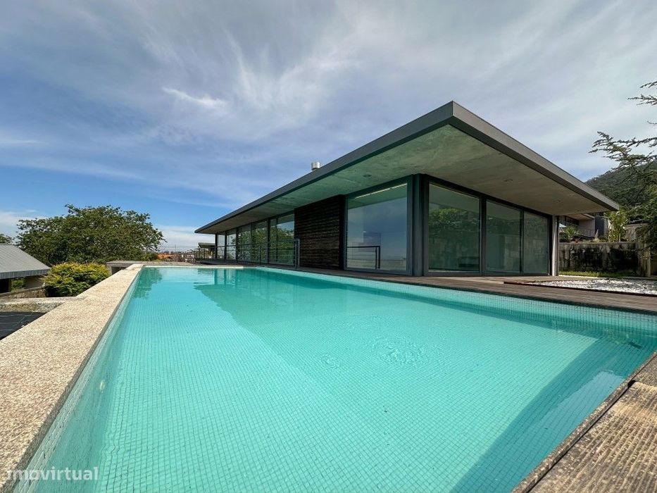 Luxuosa Moradia V3 em Carreço, Viana do Castelo