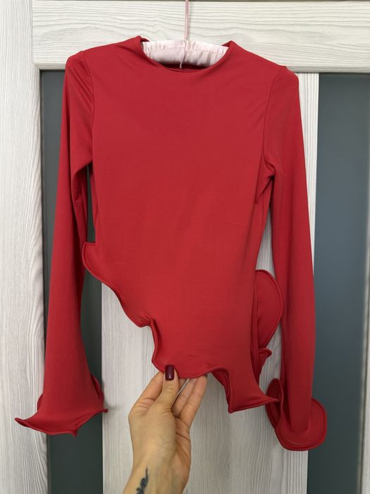 Кофта с рюшами S