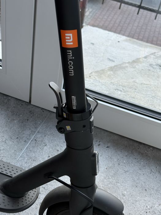 Hulajnoga elektryczna Xiaomi Mi Electric Scooter 1S