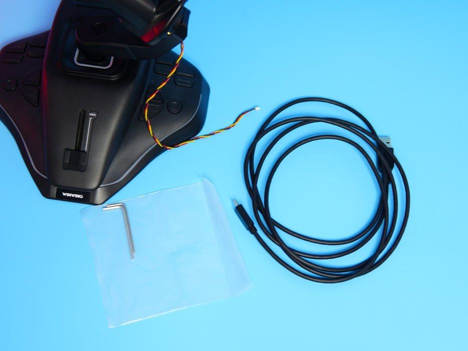 WINWING URSA MINOR Space HOSAS — правосторонний джойстик для управлени