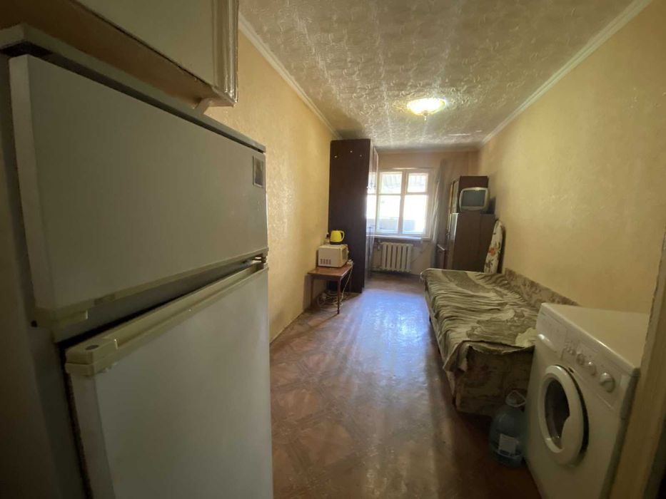 Продається кімната в комунальній квартирі в центрі міста, Семінарська