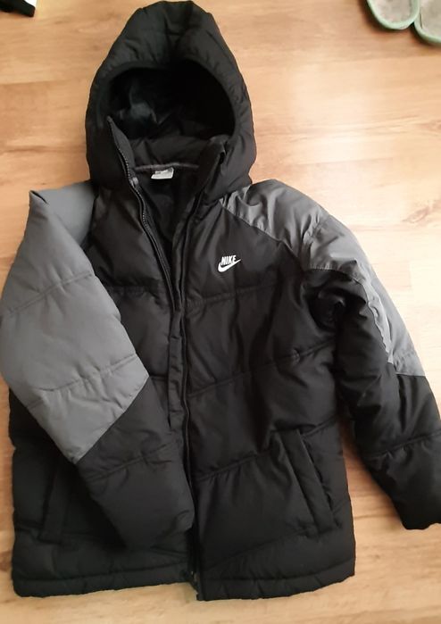 Kurtka Nike  chłopięca na 12-13 lat .