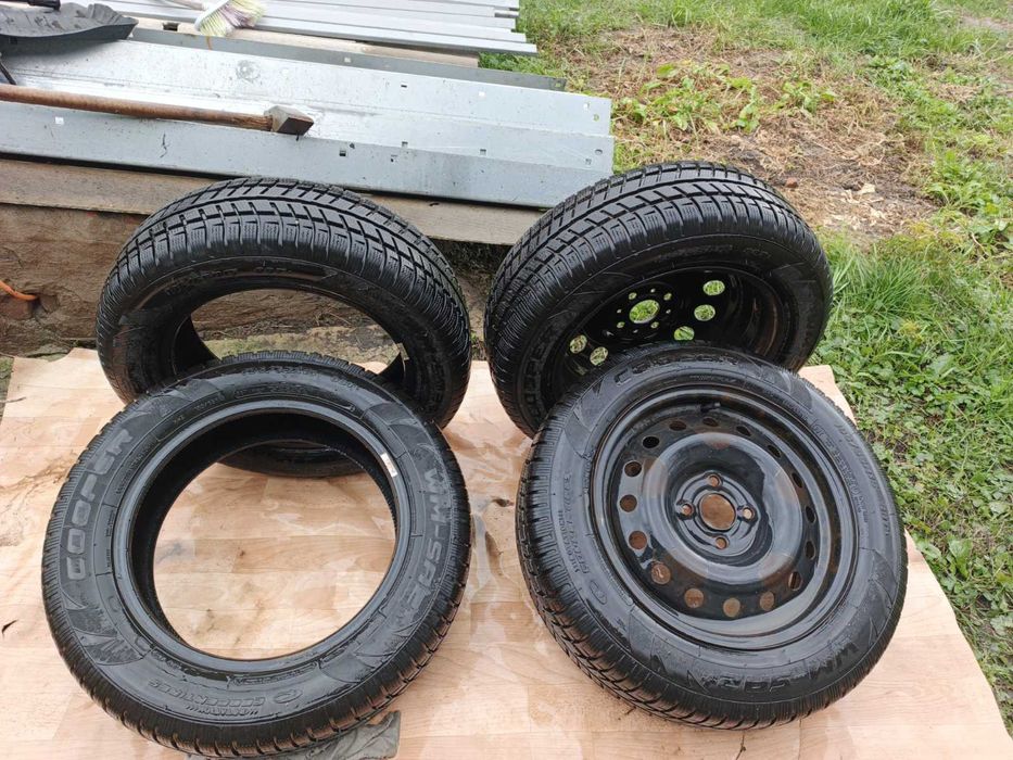 Зимові шини з хорошому стані