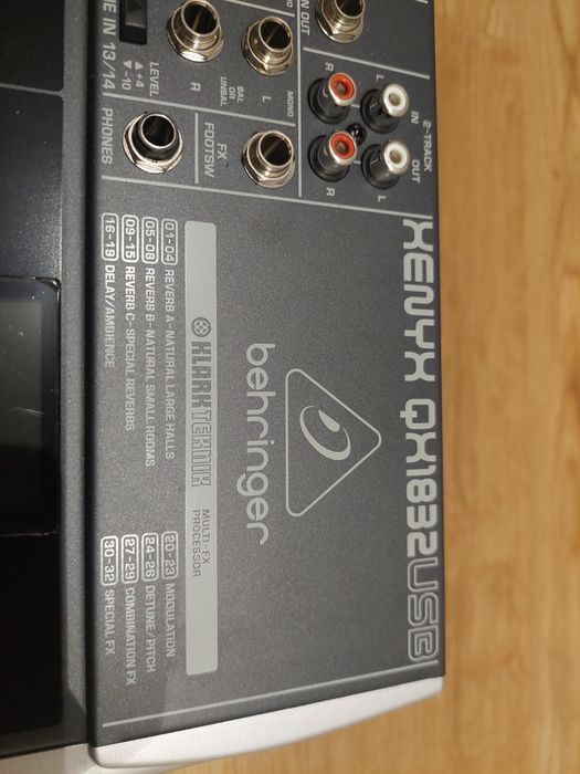 Behringer Xenyx QX1832USB