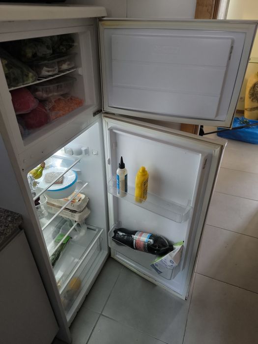 Frigorífico Princess em bom estado