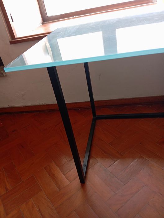 Secretária de escritório em vidro