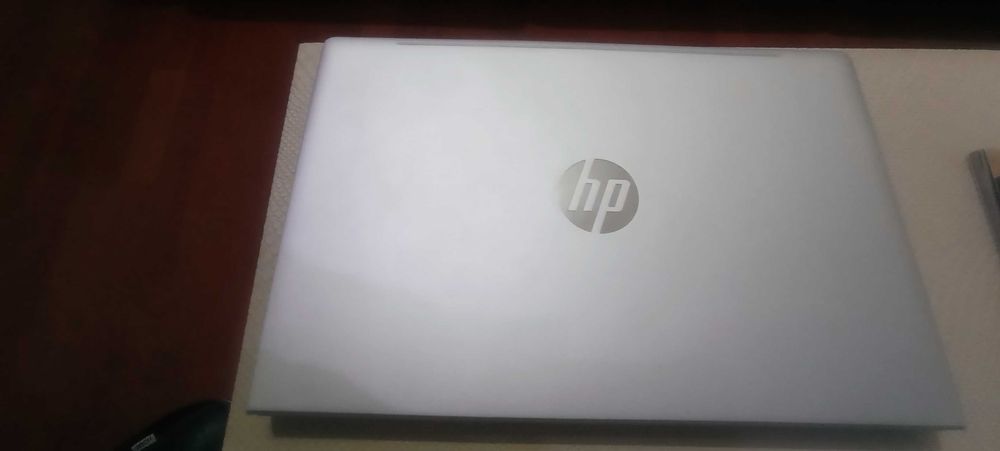 Portatil HP 11th Gen Intel(R) Core(TM) i5-1135G7  2.40GHz (2.42 GHz)