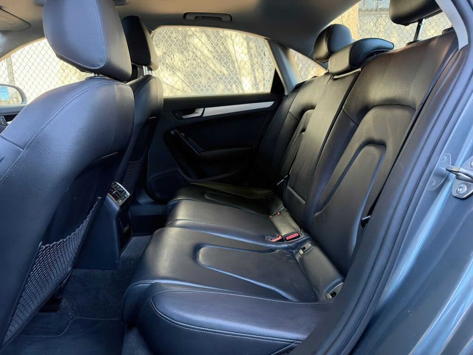 Audi A4      2015