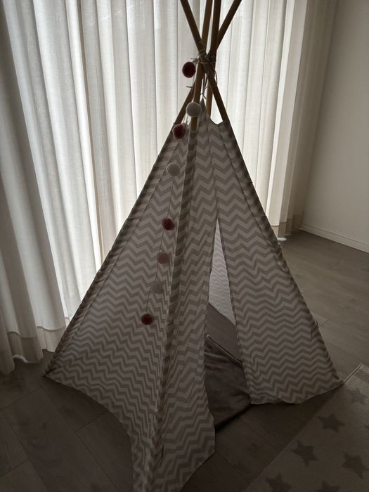 Tenda interior cinza