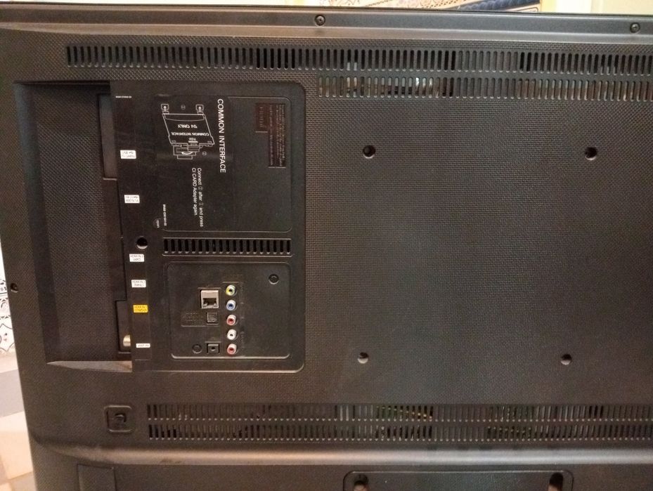 Televisão Samsung UE40JU6000K – Para Peças / Reposição