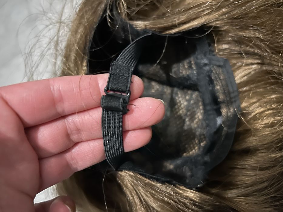 Brązowa peruka - długie włosy