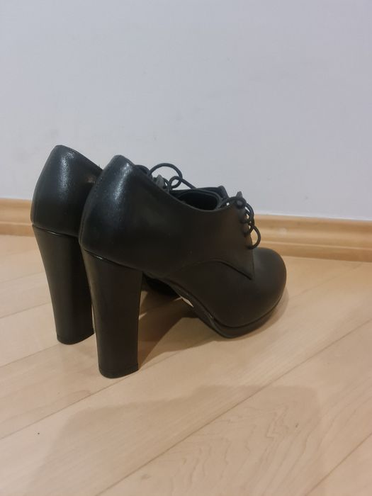 Nowe czarne botki 38