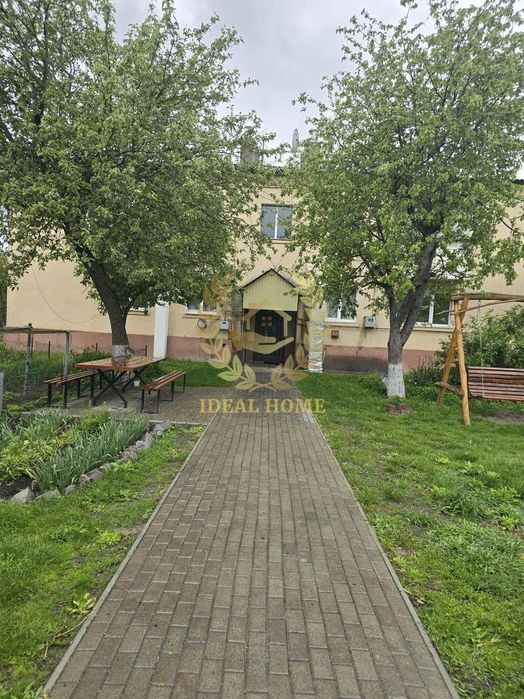 Продам 3-х кімнатну квартиру в с. Пухівка