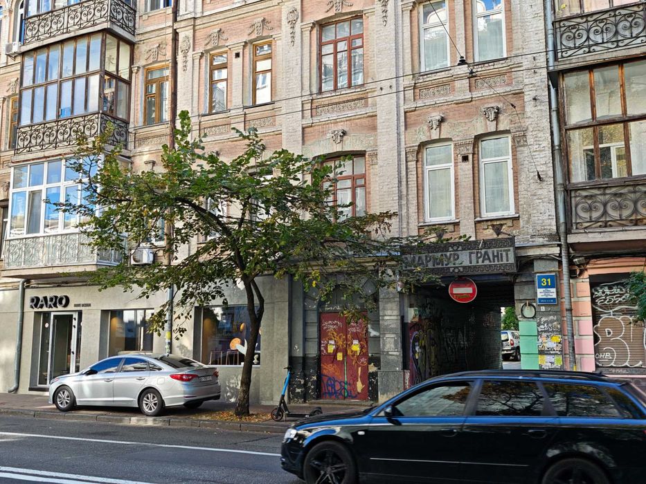 Продаж приміщення з окремим входом вул.Велика Житомирська 29-Б