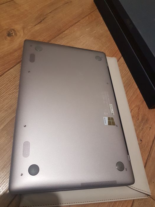 Asus Zenbook 3 UX390