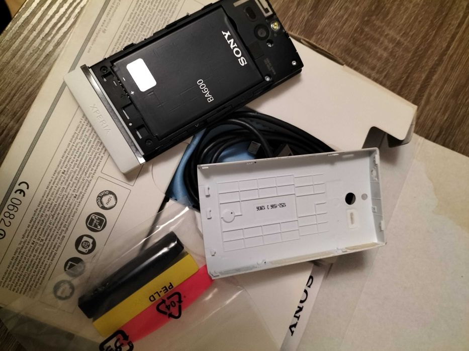 Sony Xperia U excelente com ofertas e funcional