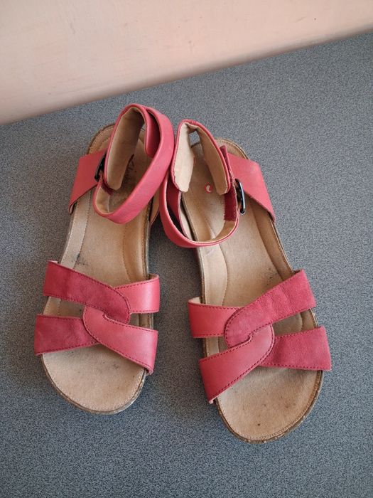 Clarks  шкіряні босоніжки 40 р.