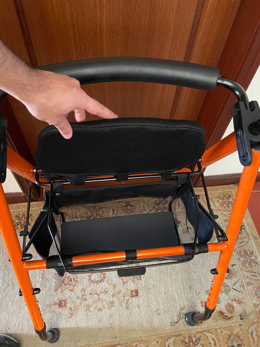 DISPONÍVEL! Andarilho com 2 rodas para idosos/adultos