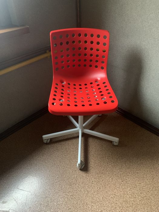 Krzesł biurkowe w pełni sprawne