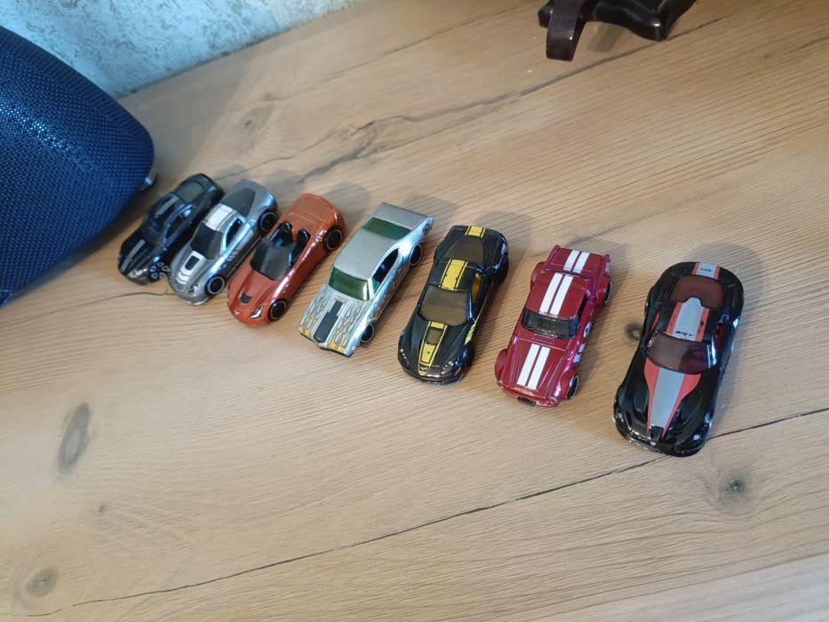Машинки Hot wheels
