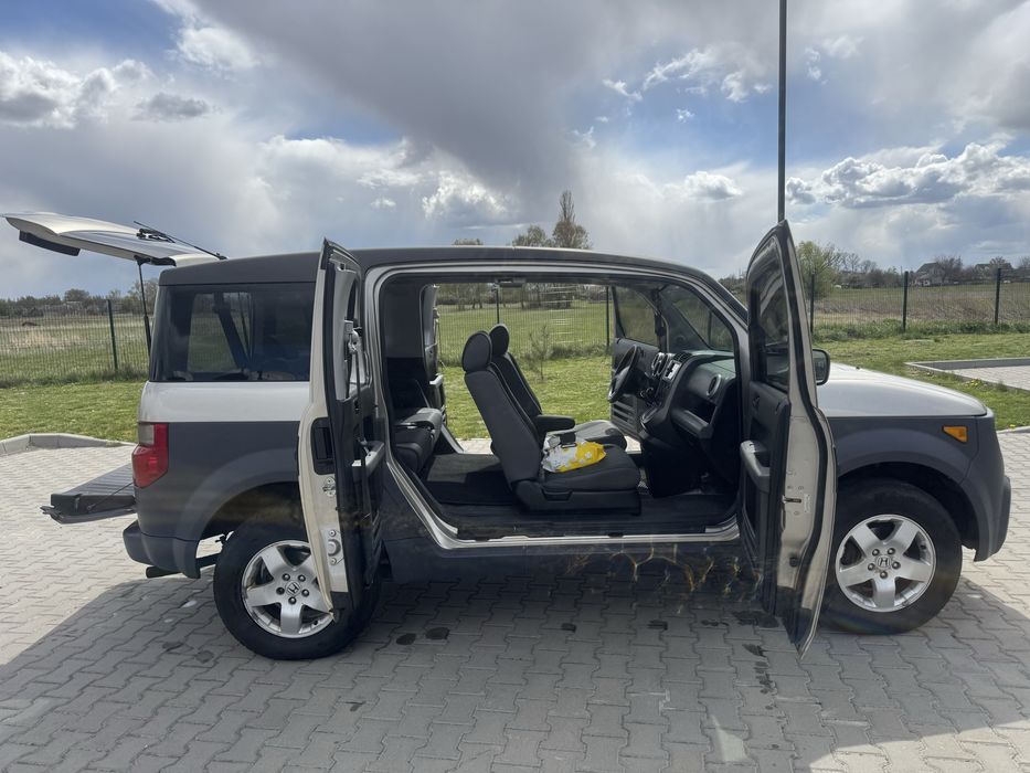 Honda Element в хорошому стані